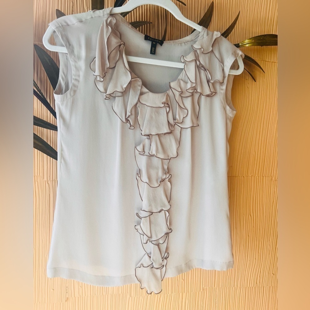 ESCADA Women Silk Ruffle Sleeveless
Blouse Shirt Top Size 36 Size Small Cream